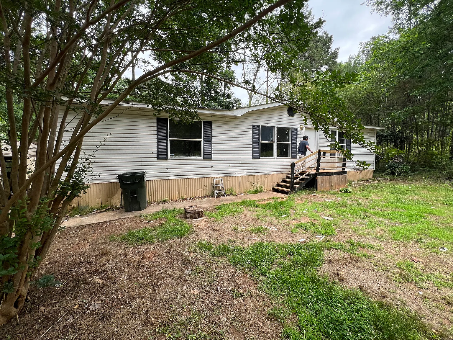 3 bed, 1200 sqft, $1,600 — Photo 2