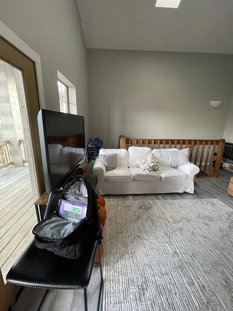 2169 Indianola 4 bedroom 2 full bath units — Photo 4