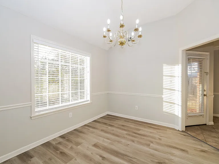 25 Oakland Woods Cv — Photo 6