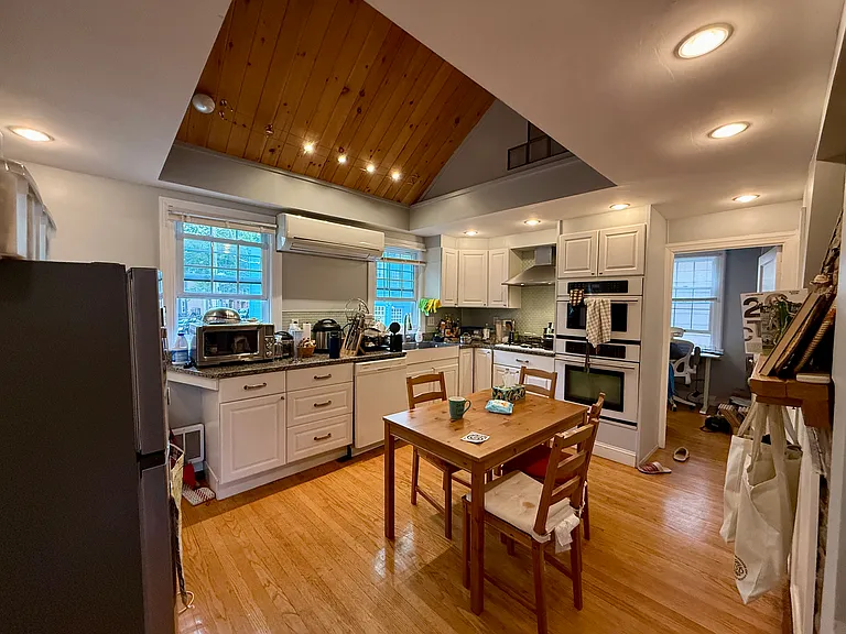 405 Benefit St #2R — Photo 1