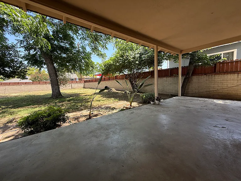 1333 E Colton Ave — Photo 16