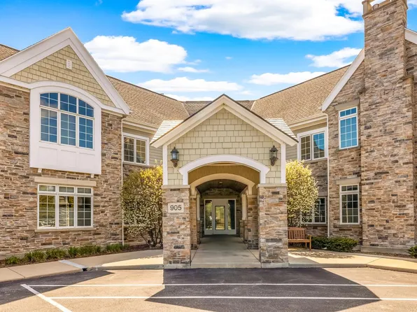 905 West Fairy Chasm ROAD #104, Milwaukee, WI 53217
