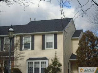 44 Lantern Ln, Sayreville, NJ