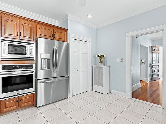 4th image of 44 5th St