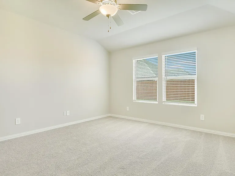 2305 Bellatrix Dr — Photo 10