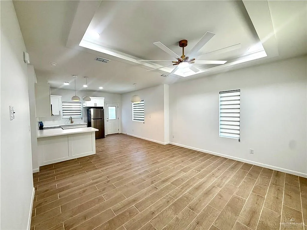 2705 Brookside Bend St — Photo 2