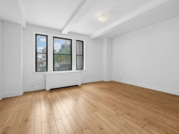 440 W 34th St APT 1B, New York, NY 10001