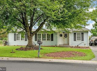 8 Bill Dr, Denver, PA 17517