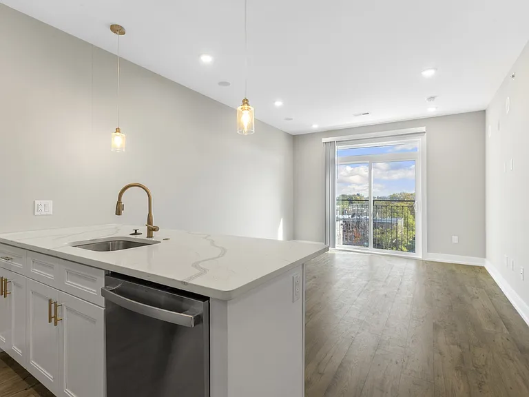 2209 N Broad St — Photo 11
