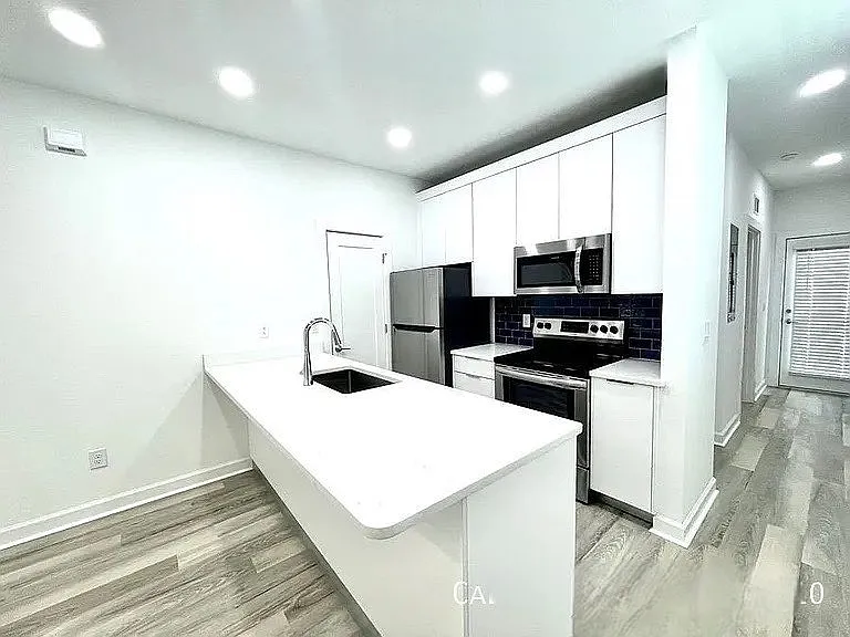 2703 N 24th St — Photo 11