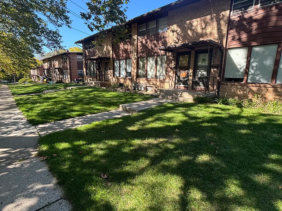 919 Maybelle St NE #919