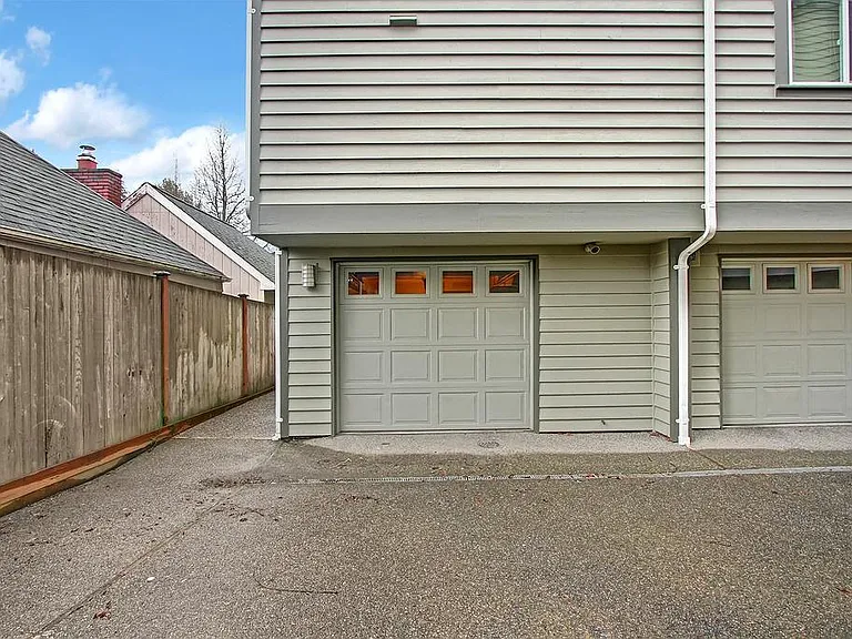 9501 Roosevelt Way NE #C — Photo 4