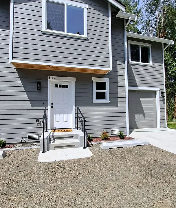 3113 E Camellia Way