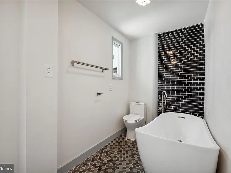 1721 S 18th St #2 — Photo 22