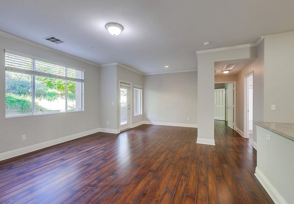 1st image of 22681 Oakgrove Unit 516