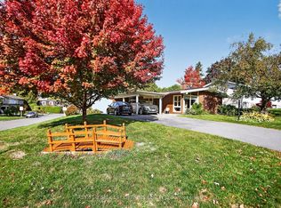 24 Barnes Cres, Ottawa, ON K2H 7C2