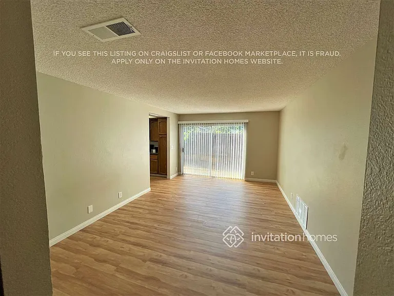 10059 Glen Grove Ct — Photo 5