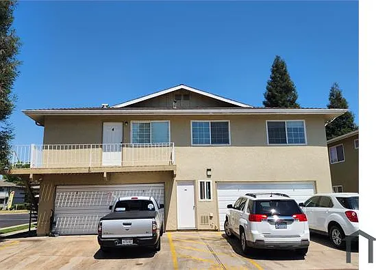 2236 Peach Ave #4 — Photo 2