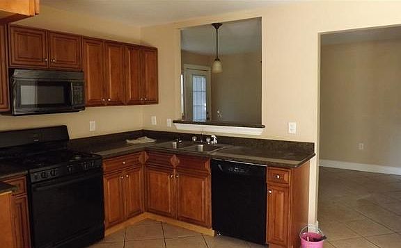 2nd image of 2920 Volpe Dr