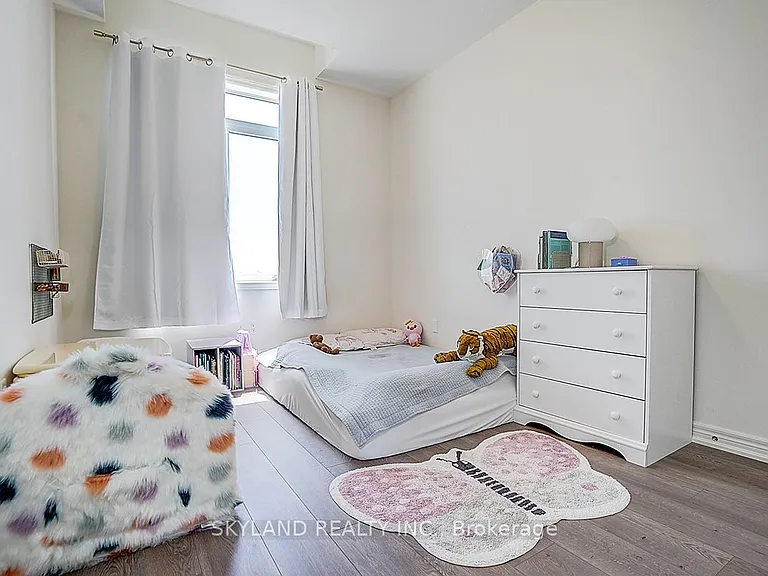 459 Dundas St E — Photo 30