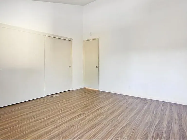 415 W Gutierrez St #8 — Photo 11