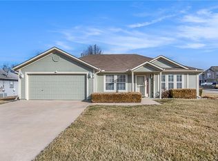 1206 Aspen Dr, Greenwood, MO 64034