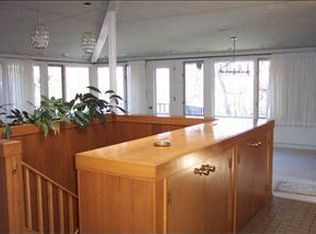 800 Laurel St, Dubuque, IA 52003