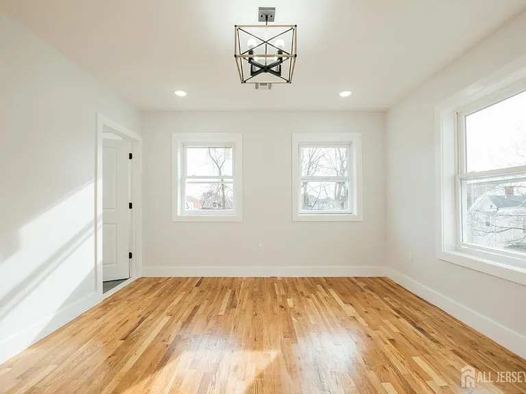 88 Hollywood Ave #2 — Photo 9