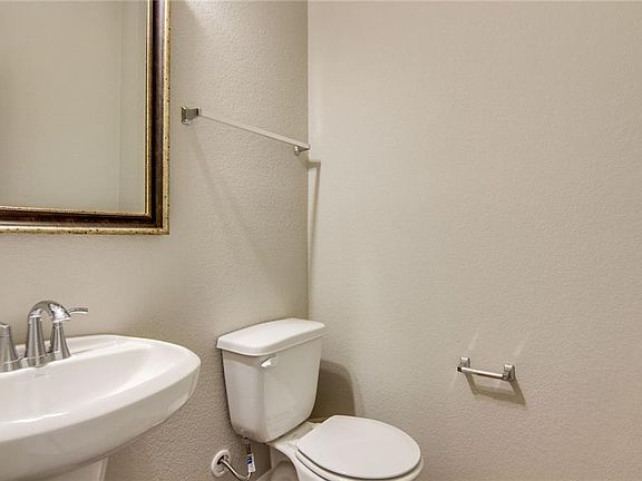 2nd image of 1557 Sonny Dr