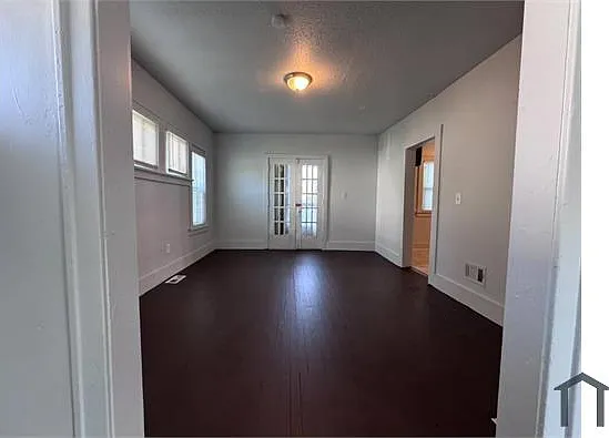 2474 Fullerton St — Photo 4