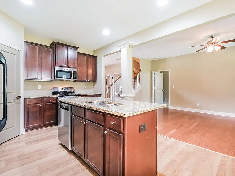 4150 Hamilton Cove Ct — Photo 9