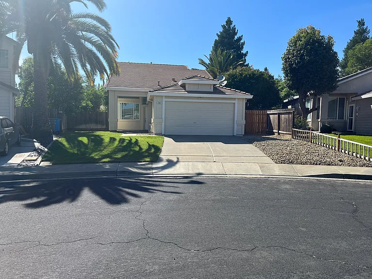 525 Wicklow Dr — Photo 4