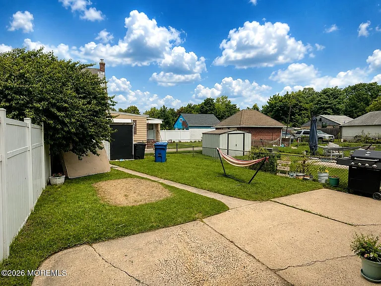 135 Whitehead Ave #UPSTAIRS — Photo 10