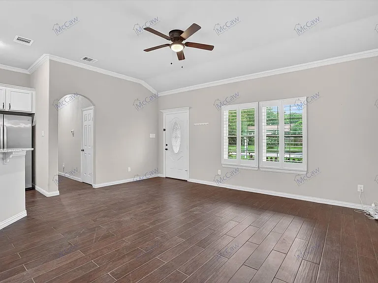 1310 Yale St — Photo 3