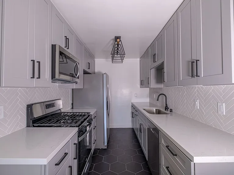 17901 Crenshaw Blvd Residences — Photo 26