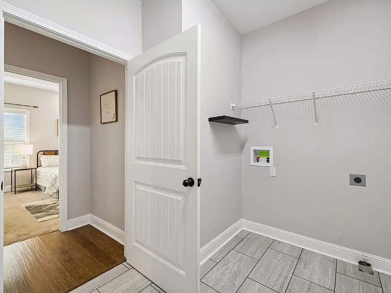 207 Bedford Ct — Photo 27