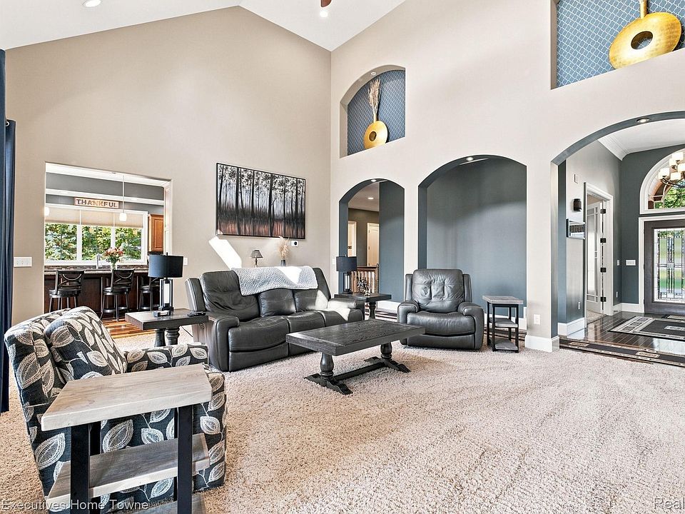 2829 Riverside Dr, photo 25