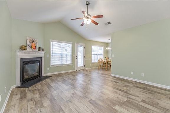 5th image of 328 Slate Dr