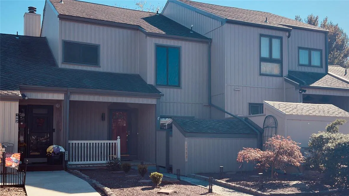 3 bed, 4.0 bath, 1860 sqft, $2,490 — Photo 1