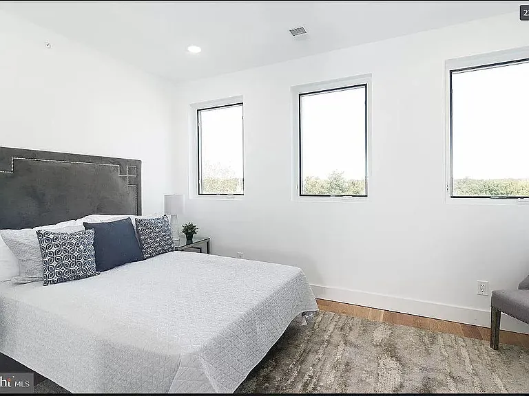3856 Pennsgrove St — Photo 10