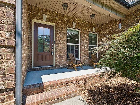5th image of 804 Twin View Dr