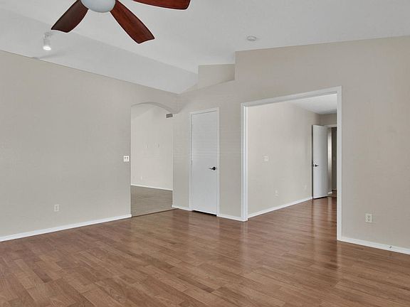 5th image of 1110 W Canary Way