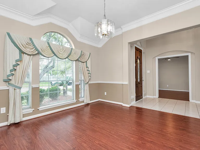 1915 Crescent Oak Dr — Photo 11