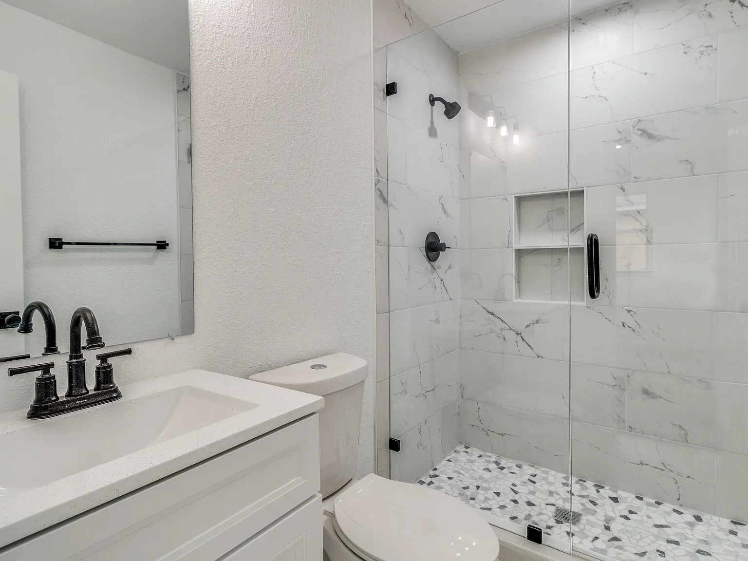 3 bed, 1450 sqft, $1,800 — Photo 2