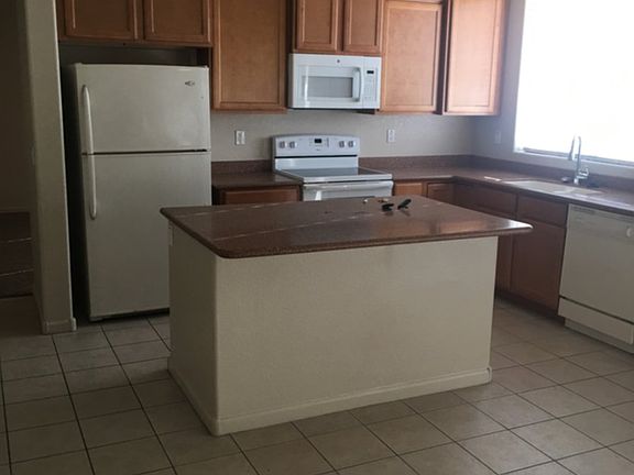 4th image of 13740 W Cypress St