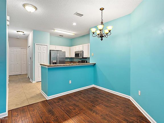 5th image of 3880 Summer Grove Way S #81