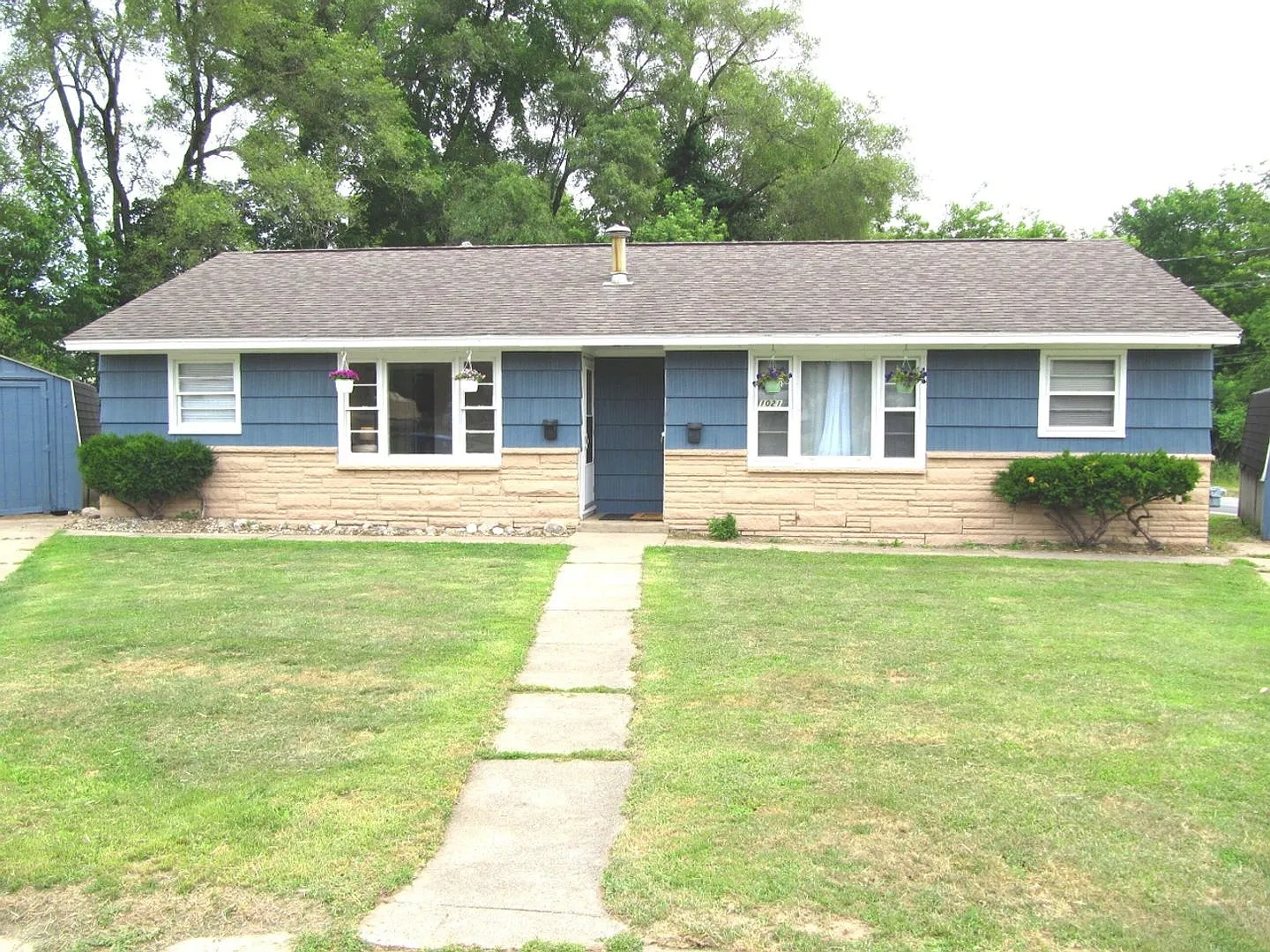 1021 1/2 Avondale Cir #0 photo 1