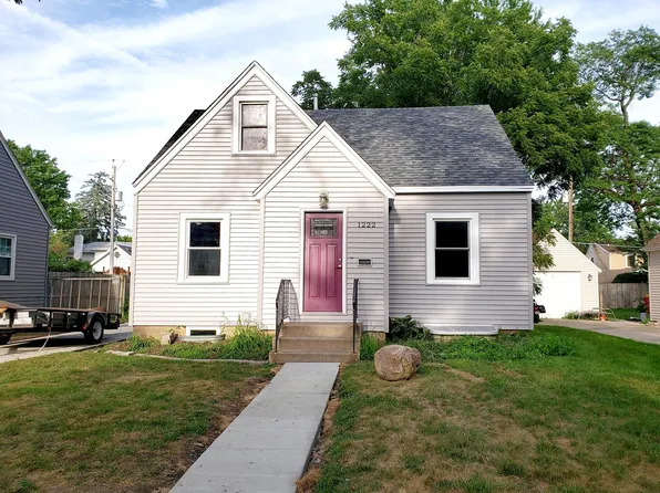 1222 Roosevelt Ave, Ames, IA 50010
