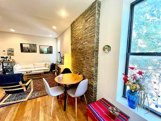 Rented by Pear NYC LLC | media 33