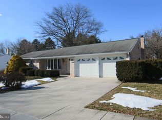 907 Charles St, Mechanicsburg, PA 17055